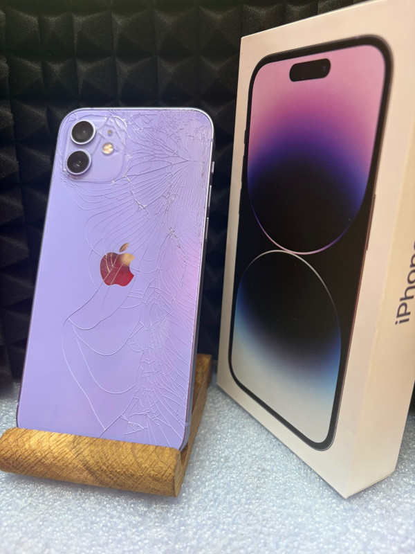 Мобильный телефон Apple iPhone 12
