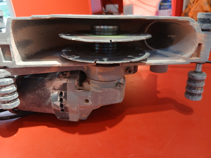 Штроборез P.I.T. PWC125-C